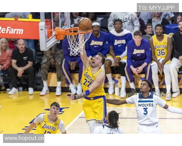 东契奇揭幕战狂砍43分创历史纪录现役球员中仅次于乔丹 东契奇揭幕战狂砍43分创历史纪录现役球员中仅次于乔丹